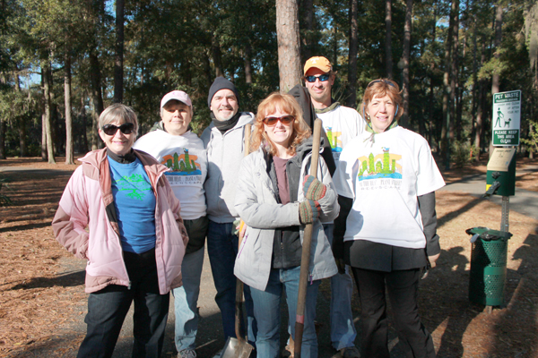 Volunteers Brave Cold to Support Park