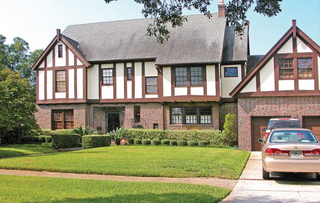 Residents discuss need for historic district after demolition of historic home