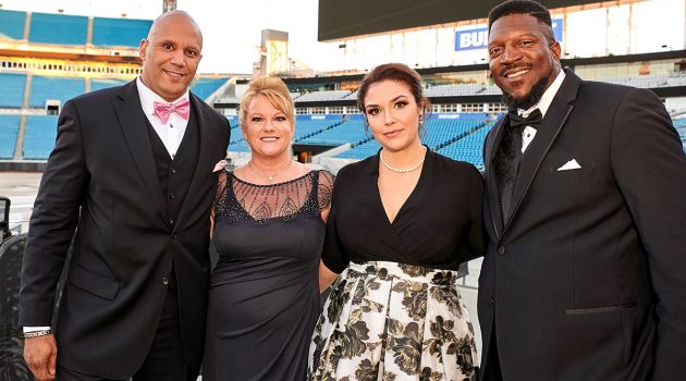 Black & White Ball raises funds for those in financial crisis