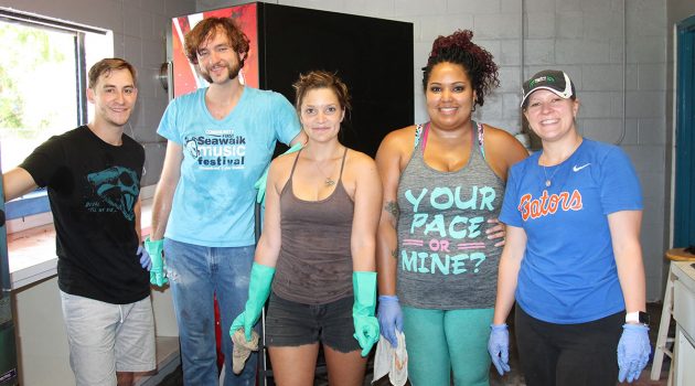 Good community turnout for Murray Hill Park clean-up day