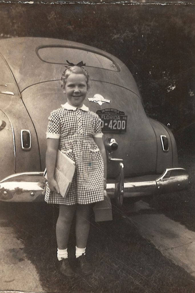 Julie Carlyon, 1945
