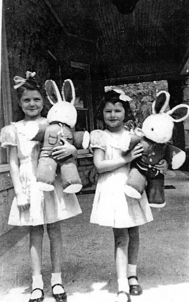 Sisters, Derry Jo and Jeanne