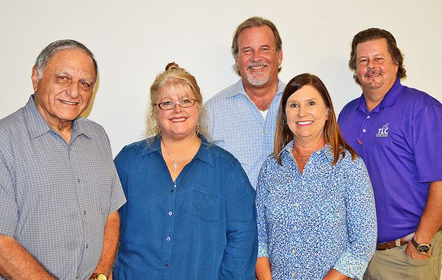 Alumni forms committee to save name of Robert E. Lee High