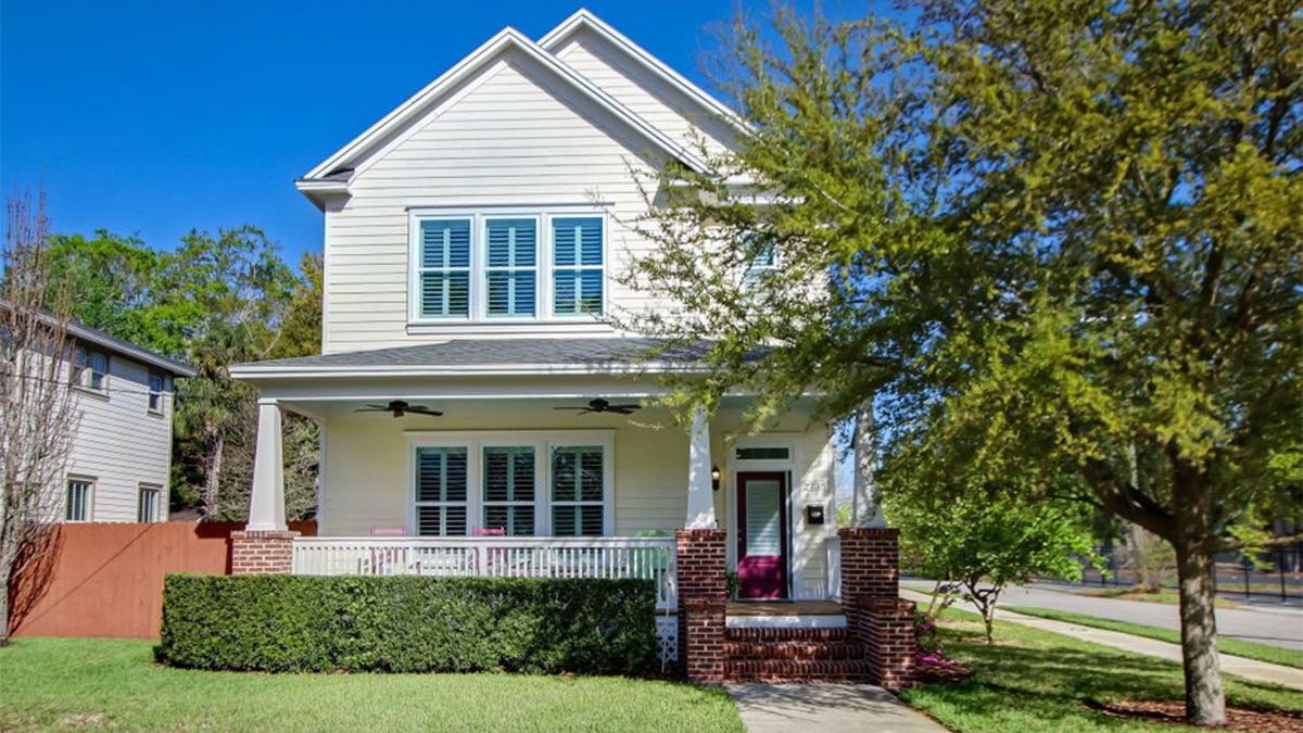 2735 Lydia St., Riverside: original price $584,400; sold using conventional loan for $584,400; days on market – 15
