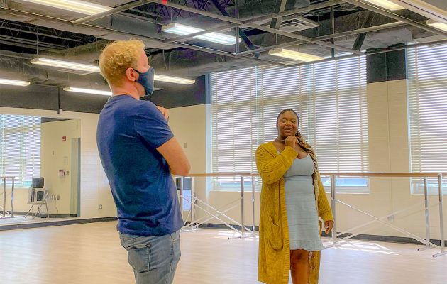 Guest artist visits Douglas Anderson, shares tips and industry knowledge