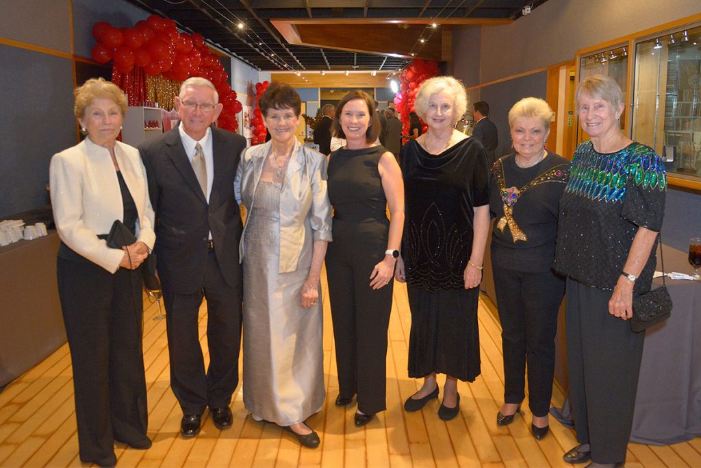 Louise Hunt with Carl and Rita Cannon, Kerri Napoleon, Carol Folsom, Missy Coker and Martha Van Der Mallie