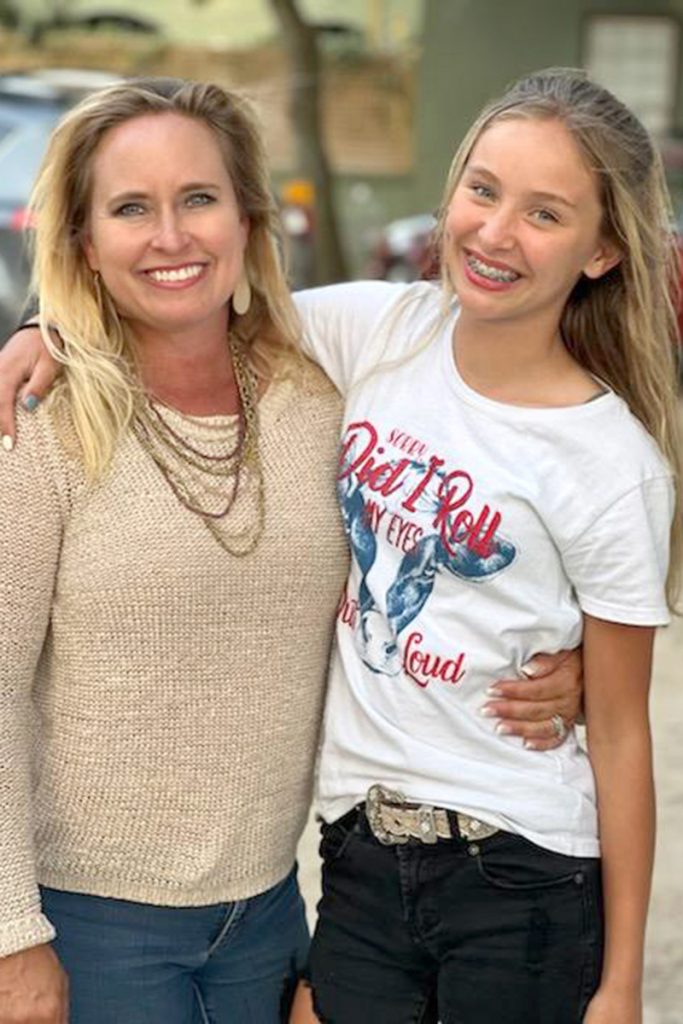 Lisa Rowell and her daughter, Isla Rowell, future wildlife rehabilitator