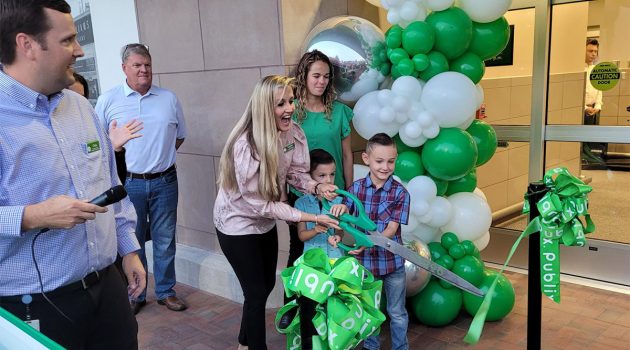 Publix opens doors, cuts ribbon after 20 years in the making
