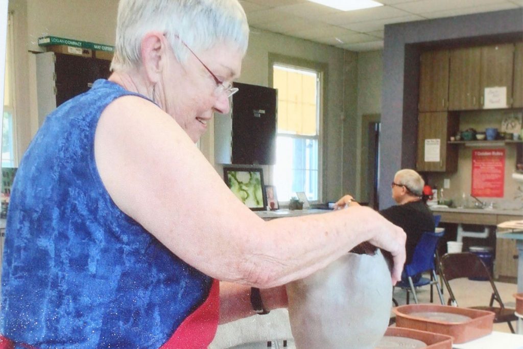 Cookie Davis teaching at The Art League of Jacksonville, 2019
