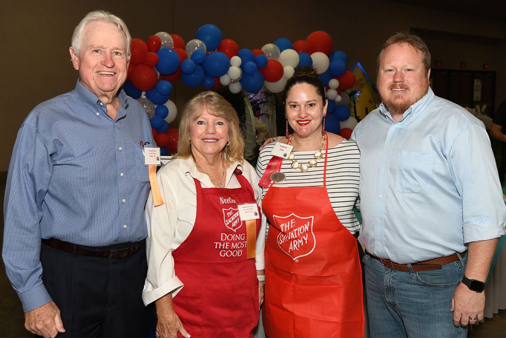 Representing Lee and Cates Glass, Inc. were Gold Sponsors Tommy Lee III, Nee Cee Lee, Lauren and Thomas Lee IV