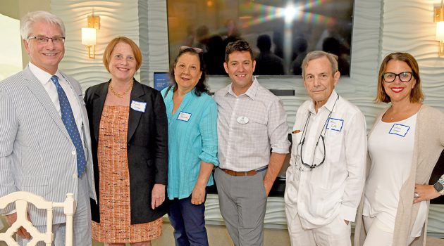 Committee talks gala, fundraising for DESC
