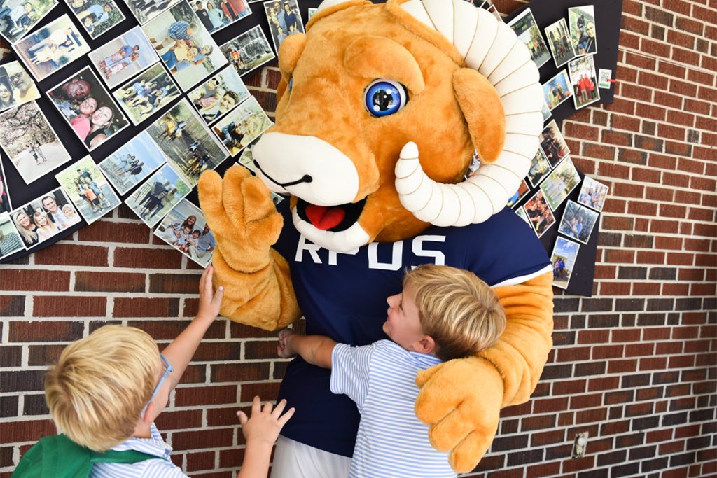 kids with mascot