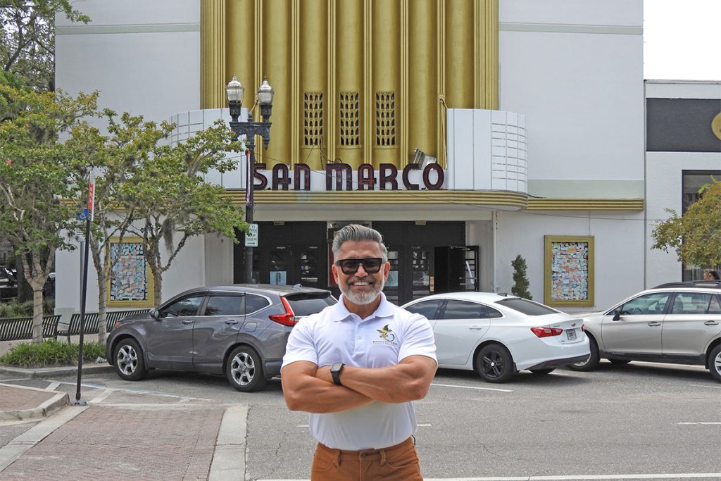 Restauranteur Al Mansur